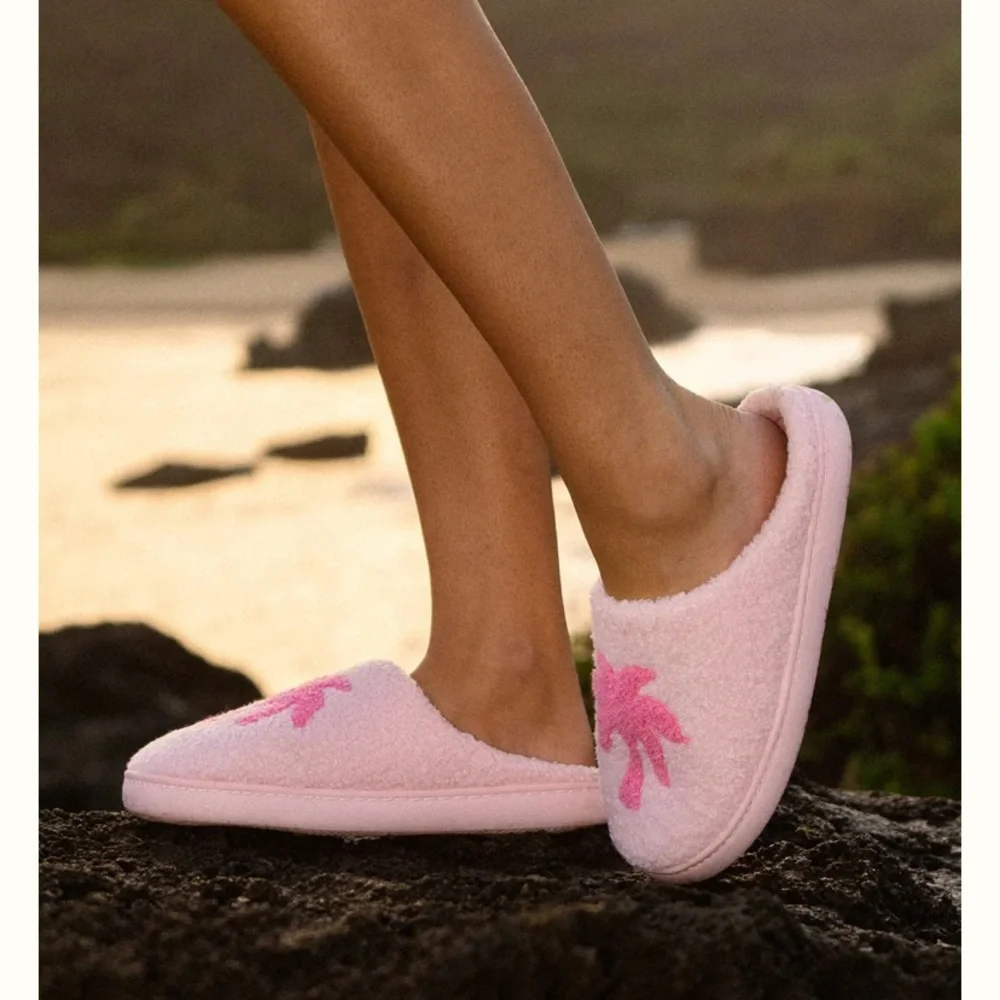 PINK PALM PUFF Malibu Slippers in Blush Bay - Picture 7 of 7